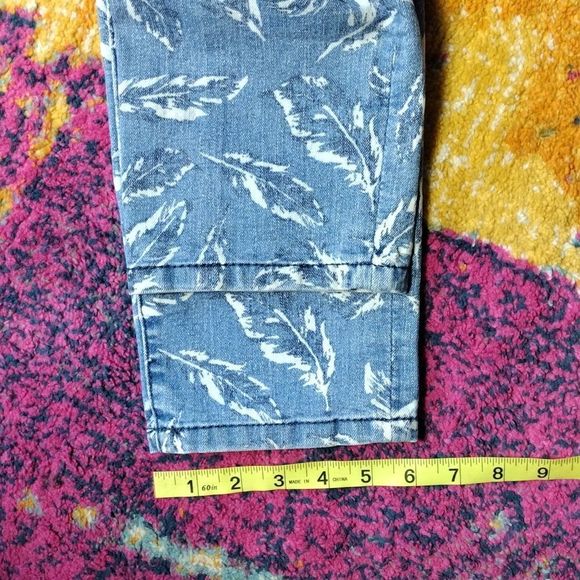 Seven7 Feather Print Skinny Jeans - Picture 14 of 14
